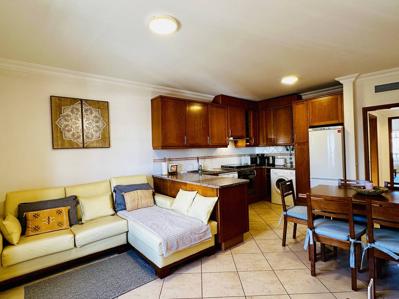 Entire apartment, Charming apartment in Albufeira with Wi-Fi near the beach in Praia da Oura, Albufeira