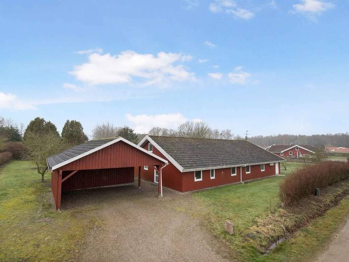 Ferienhaus für 12 Personen, mit Whirlpool und Pool sowie Terrasse, mit Haustier in Nordborg