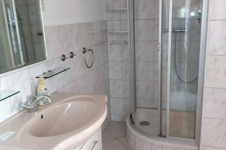 Bungalow mit Wintergarten,Terrasse,Grillplatz und Garten, Haustier willkommen in Niederwiesa, Chemnitz und Umgebung
