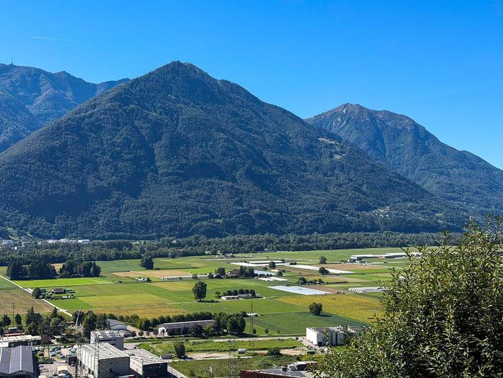 Ferienwohnung für 2 Personen, mit Terrasse und Garten sowie Ausblick und Seeblick