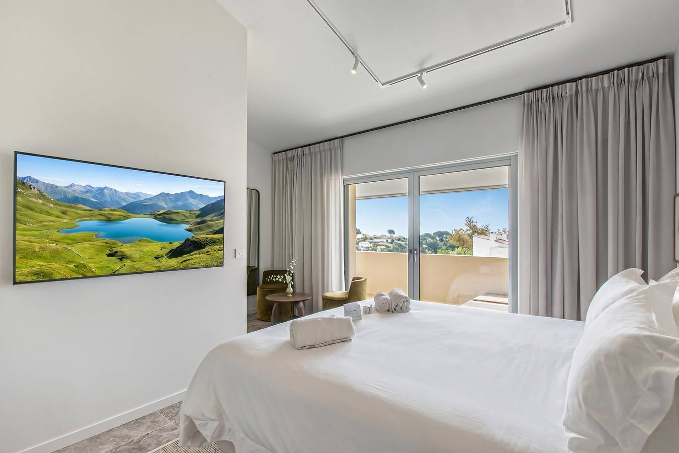 Apartamento entero, Domaine De Cocagne N°4 - Pool & Sea View in Cagnes-sur-Mer, Costa mediterránea (Francia)