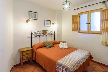 Casa Rural para 12 Personas en Montefrío, Provincia de Granada, Foto 3