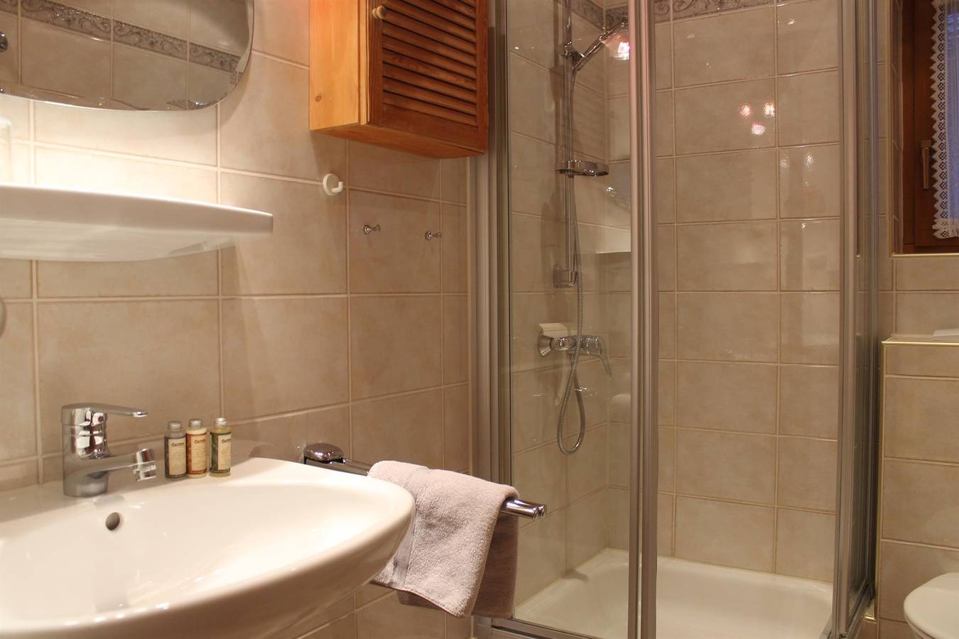 Entire holiday apartment, "Nr. 11 / Typ A" - Fewo/Wohn-/Schlafraum/Dusche,Wc in Mittenwald, Bavarian Alps