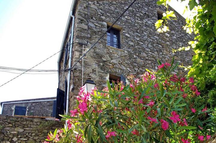 Gîte pour 2 personnes, avec terrasse et jardin à San-Giovanni-di-Moriani