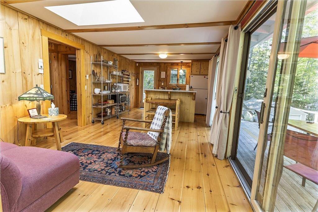 Ganze Wohnung, Sun Deck It's All Here! Beach, Pier, Bright & Fun in Old Orchard Beach, York County