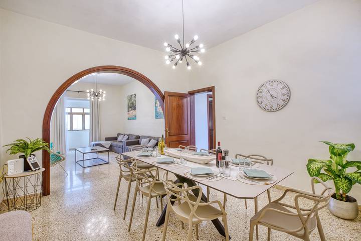 Location de vacances pour 7 personnes, avec terrasse à San Giljan