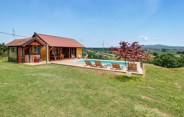 Ferienhaus für 6 Personen, mit Terrasse und Ausblick sowie Garten, mit Haustier - 1