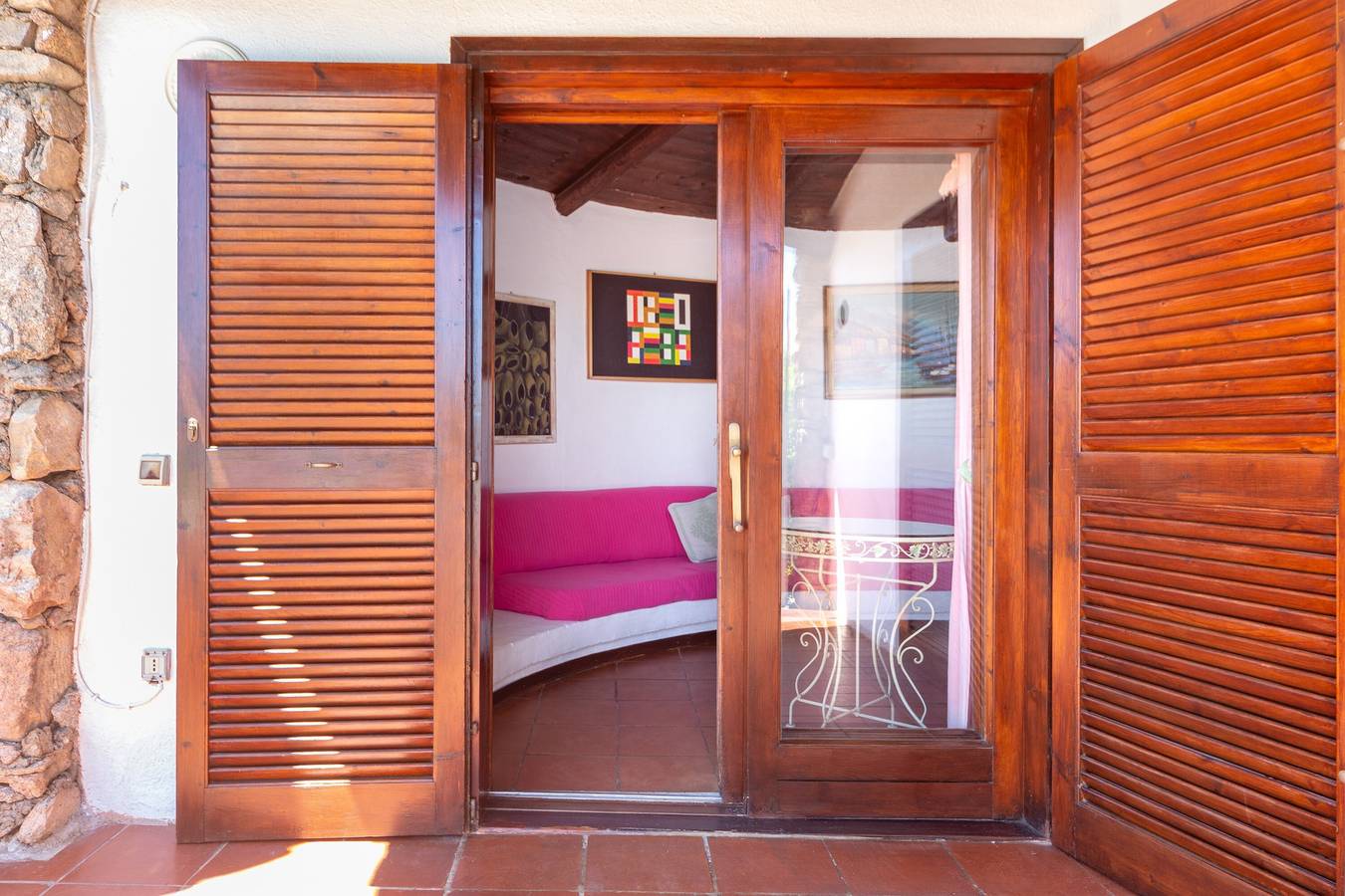 Petite maison avec terrasse et vue sur la mer ; parking disponible dans la rue. in Baia Caddinas, Golfo Aranci