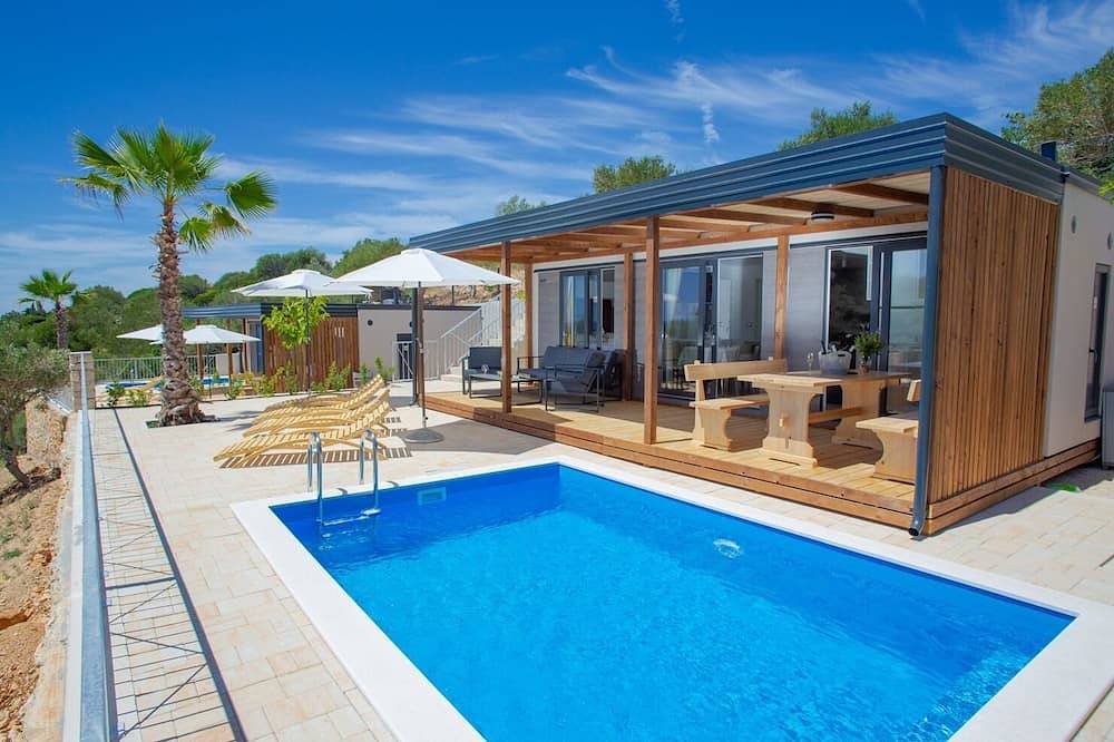 Mobile house with private pool in Potočnica, Pag
