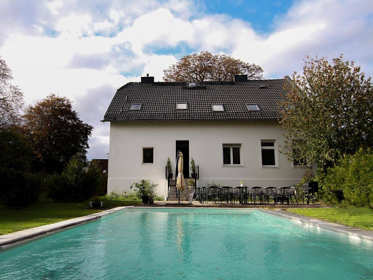 Haus mit Pool, Garten und Gym in Berlin in Marzahn - Hellersdorf, Berlin