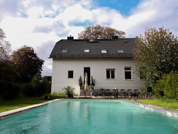 Ferienhaus für 16 Personen, mit Ausblick und Pool sowie Garten in Berlin - 3