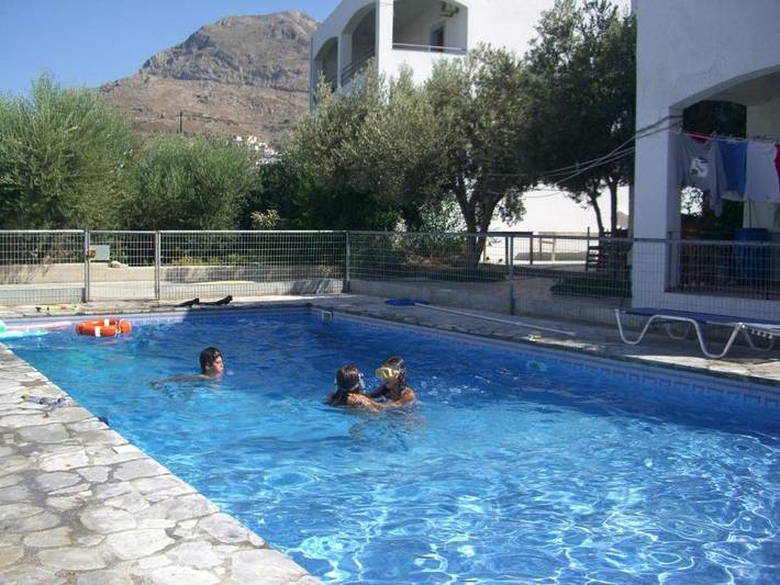 Appartement de vacances pour 5 personnes, avec Balcon et Terrasse ainsi que Jardin et Piscine