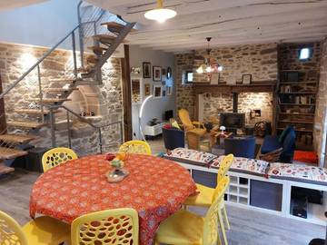 Gîte pour 5 personnes, avec jardin et jacuzzi, adapté aux familles à Espagnac