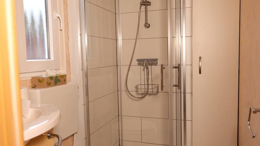 Camping für 5 Personen, mit Ausblick und Terrasse sowie Sauna und Garten in Nordrhein-Westfalen - 3