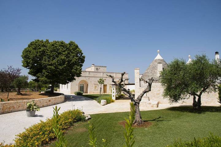Agriturismo per 4 persone, con giardino e piscina in Locorotondo