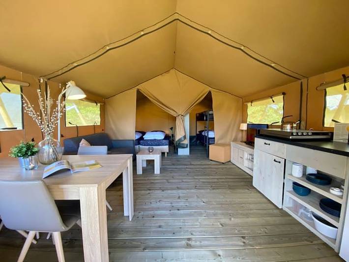 Camping für 4 Personen, mit Balkon/Terrasse und Terrasse sowie Seeblick in den Niederlande - 3