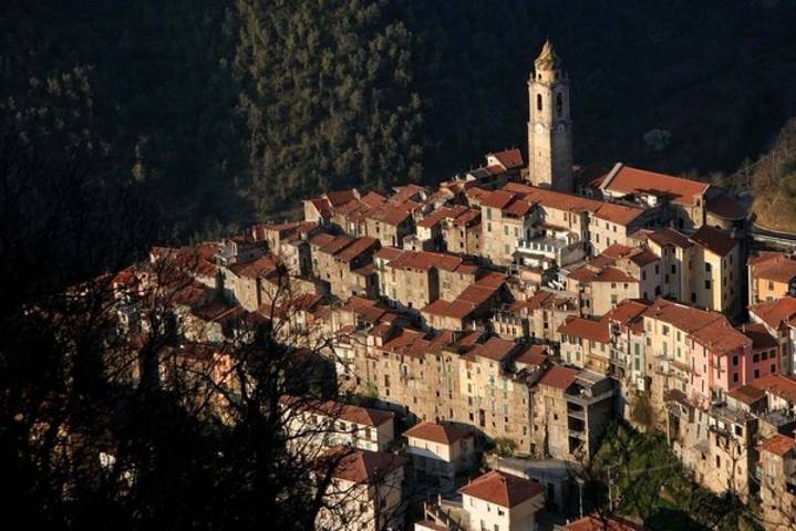 Ganze Wohnung, Ferienwohnung für 2 Personen in Castel Vittorio, Ligurische Alpen