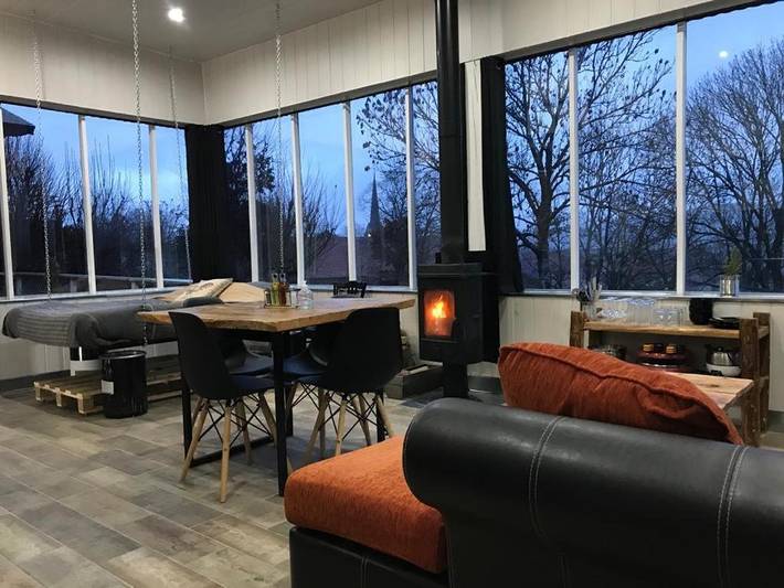 Location de vacances pour 4 personnes, avec Terrasse ainsi que Jardin et Vue à Orchamps-Vennes