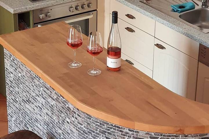Ferienwohnung für 6 Personen, mit Balkon und Garten sowie Pool und Sauna in Unterfranken