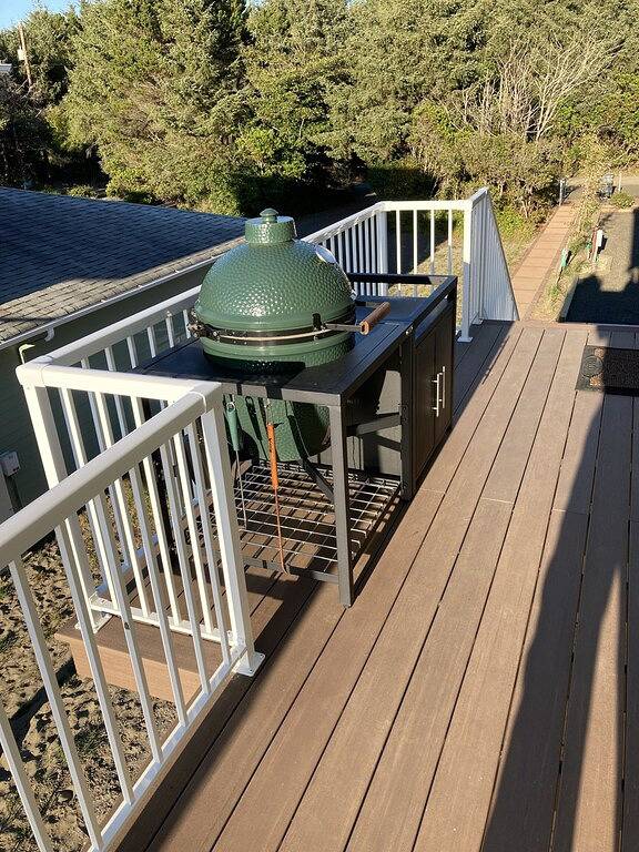 Family Fun Near Ocean Shores—Hot Tub, Elevator & Easy Dune Walk to Beach in Copalis Beach, Grays Harbor County