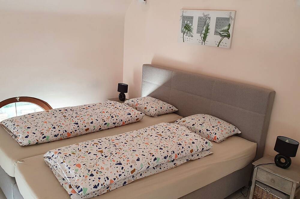 Geheel appartement, Vakantiewoning 't Vergezicht Bevind zich in de buurt van wandel- en fietsroutes in Schorisse, Maarkedal