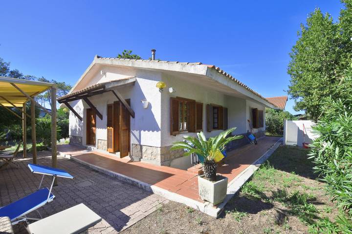 Location de vacances pour 8 personnes, avec terrasse, animaux acceptés à Orbetello - 2