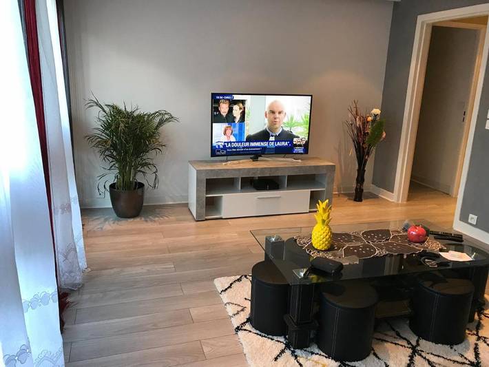 Gîte pour 6 personnes, avec bassin pour enfant et piscine ainsi que jardin et vue à Nanterre - 3