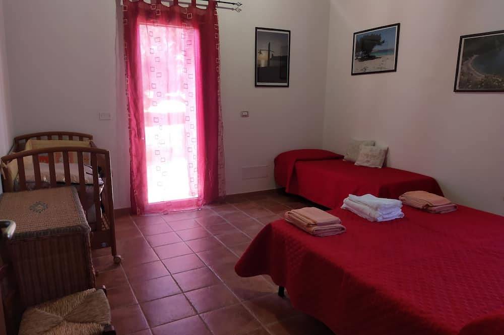 Old renovated farmhouse 300 meters from the sea in Sassari, Nurra