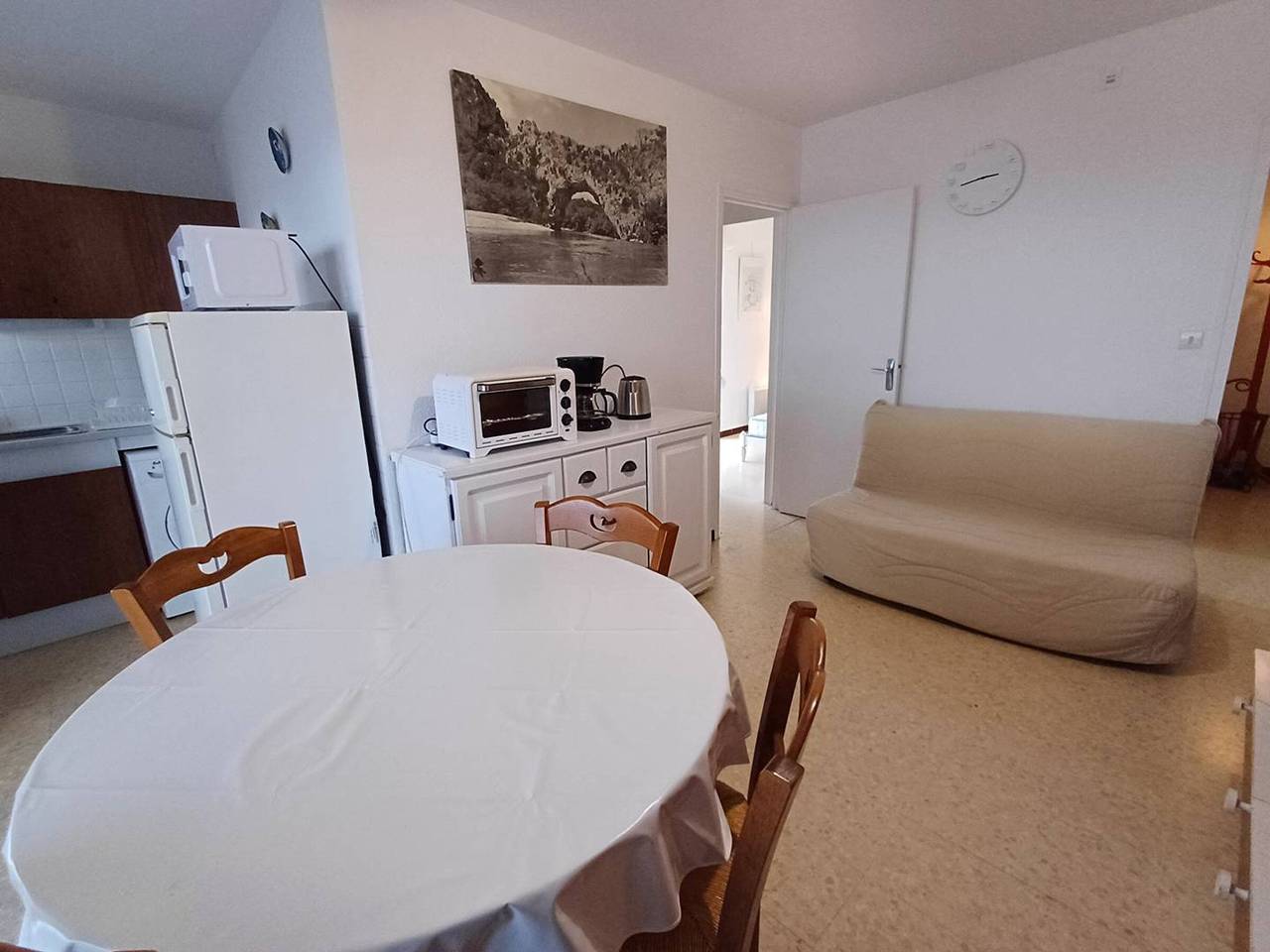 Entire apartment, F2 in Balaruc-les-Bains with pond view, near Thermal, 1 bedroom, non-smoking in Balaruc-les-Bains, Côte d'Améthyste