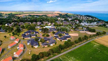 Parc de vacances pour 5 personnes, avec piscine et terrasse, animaux acceptés en France