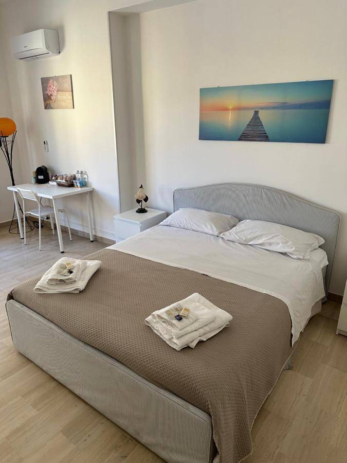 Chambre d’hôte pour 4 personnes, avec terrasse et vue à Lamezia Terme - 2