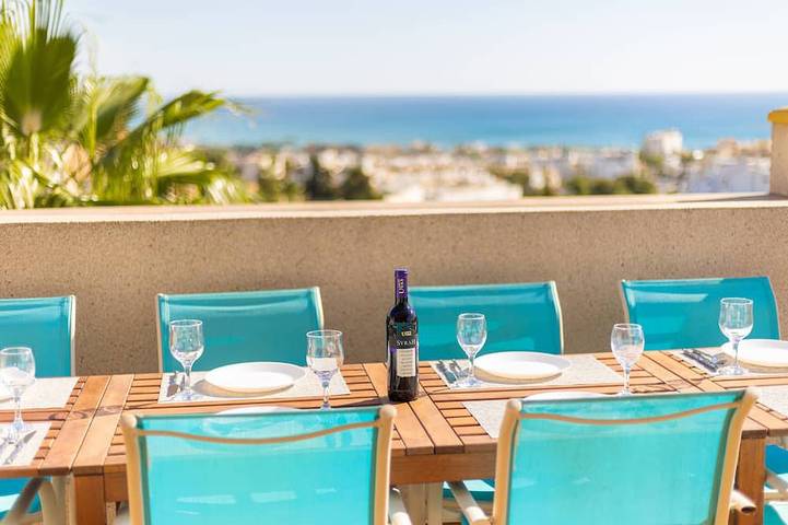 Ferienhaus für 8 Personen, mit Pool und Balkon - 1