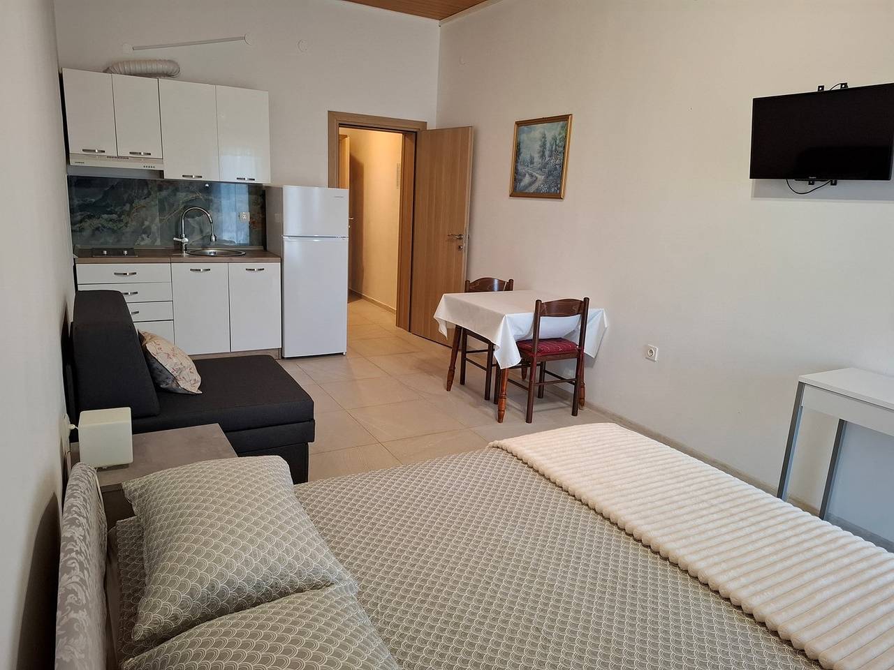 Ganze Wohnung, Studio-Apartment Kod Cara A1
 in Lokva Rogoznica, Omis-Riviera