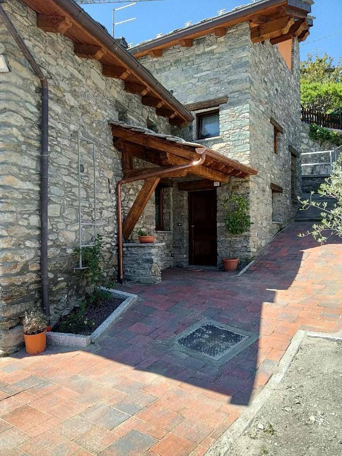 Le temps Retrouvé - casa tipica con giardino in Villeneuve, Comune di Villeneuve