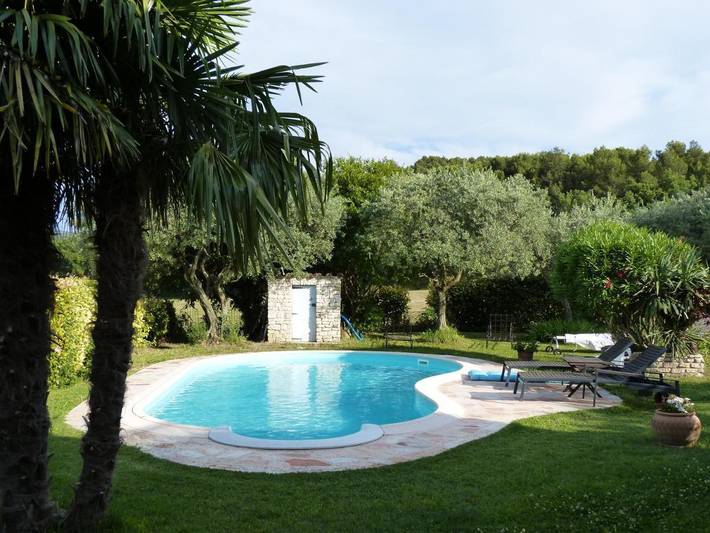 Location de vacances pour 4 personnes, avec Terrasse ainsi que Piscine et Vue à Pernes-les-Fontaines