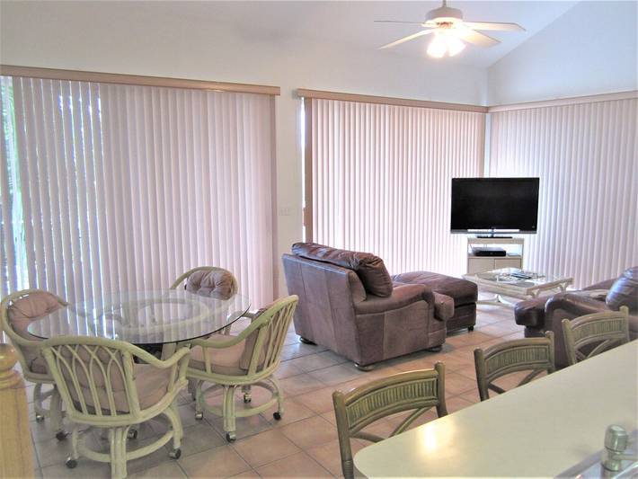 Vacation rental for 10 people, with balcony and pool in Key Colony Beach