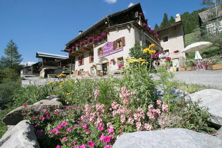 Hôtel pour 2 personnes, avec terrasse ainsi que jardin et sauna à Saint-Véran - 4