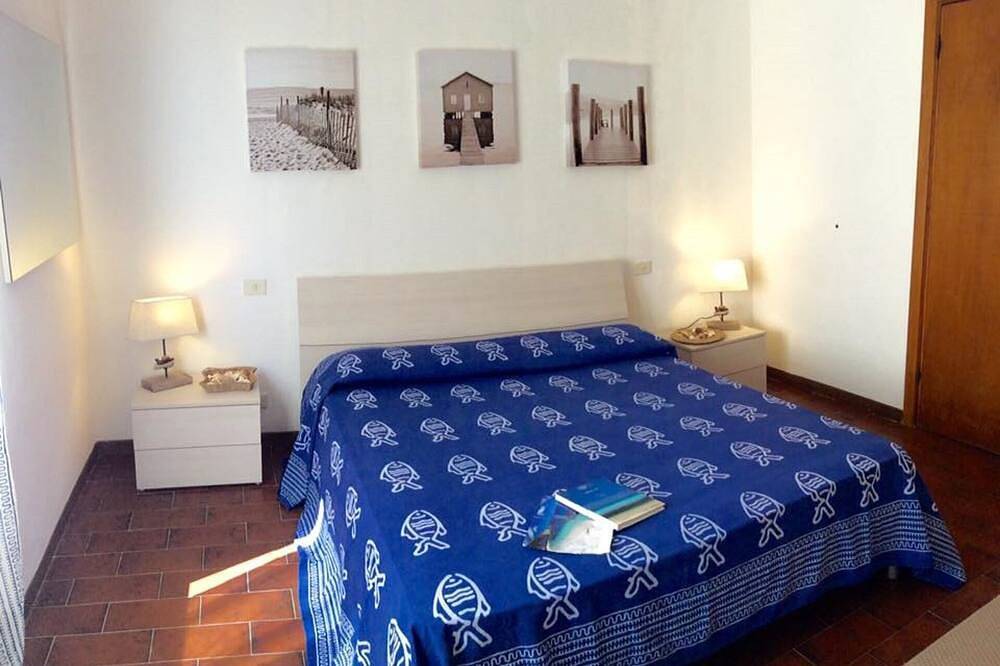 Entire apartment, Apartment surrounded by tranquility with beautiful sea view in Capoliveri, Elba