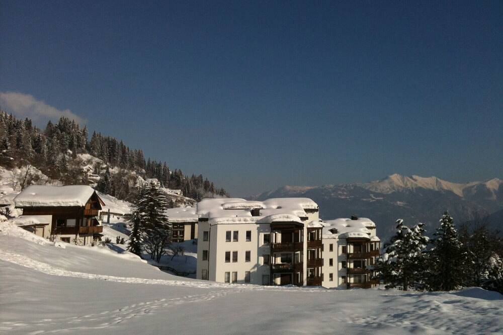 Ganze Wohnung, Sonnige, grosszügige 4.5-Zimmerwohnung, 3 Schlafzimmer, 2 Badezimmer, 6 Personen in Flims-Dorf, Flims