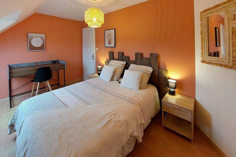 Beach front home in Ploudalmézeau with Wifi in Ploudalmézeau, Région de Brest
