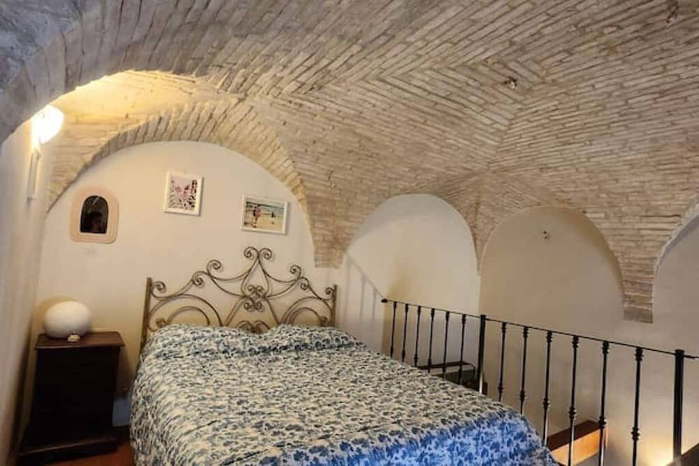Ganze Wohnung, Entire apartment in the historic center of Foligno in Foligno, Perugia Provinz
