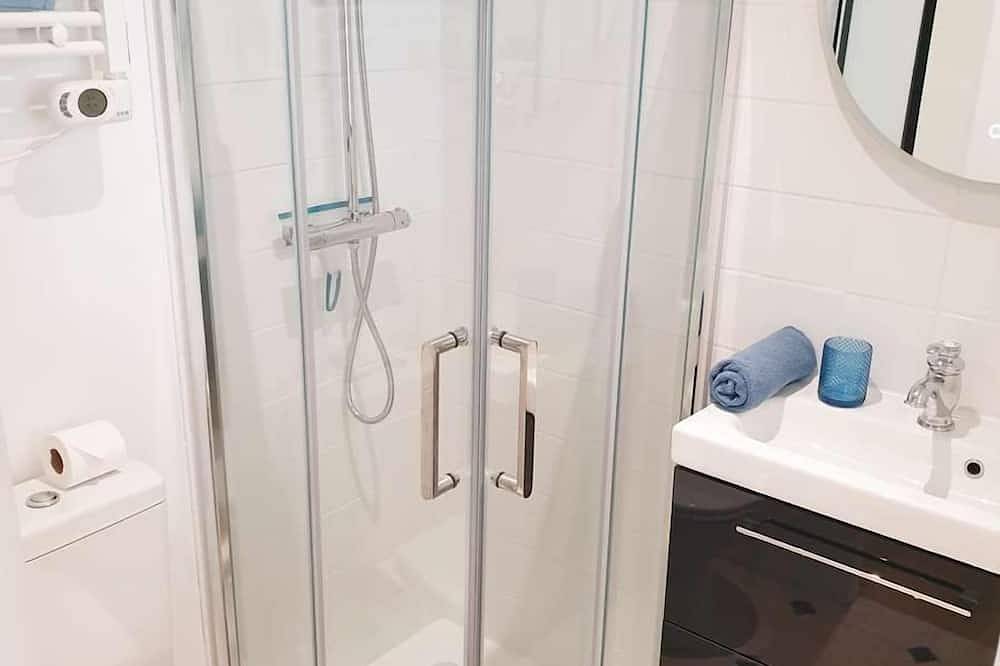 Entire apartment, Nice T2 downtown, courtyard, air conditioning in Angoulême, Charente