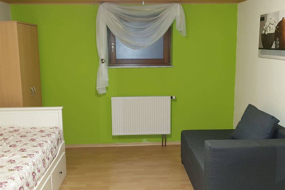 Ganze Wohnung, Gemütliche Ferienwohnung (85 qm) für bis zu 5 Personen mit voll ausgestatteter Küche in Bischofsheim an der Rhön, Rhön-Bayern