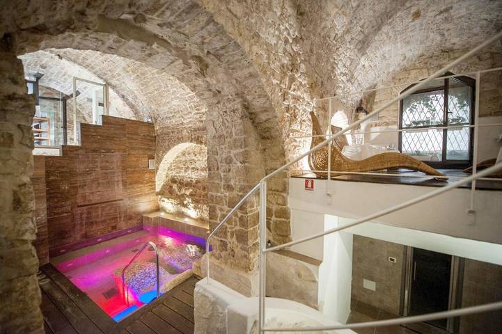 Hôtel pour 2 personnes, avec terrasse ainsi que jacuzzi et sauna, animaux acceptés - 1