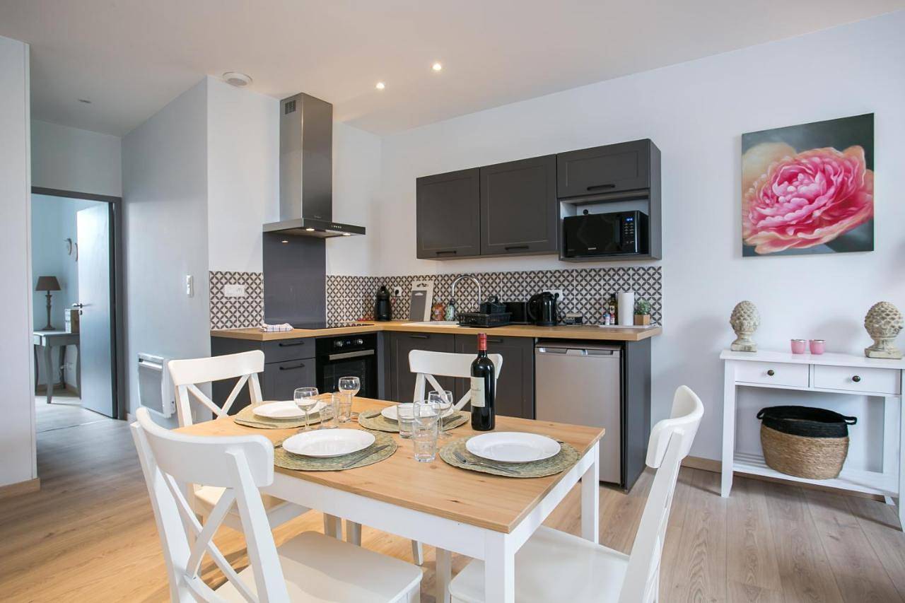 Appartement entier, Apartment with Shower in Périgueux, Périgord Blanc