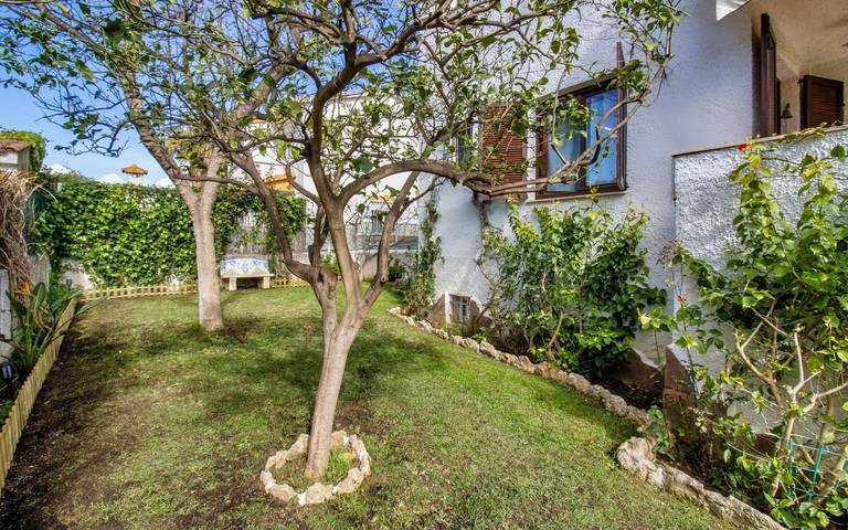 Casa rural para 6 personas, con jardín además de terraza y piscina para niños en Baix Maestrat - 4