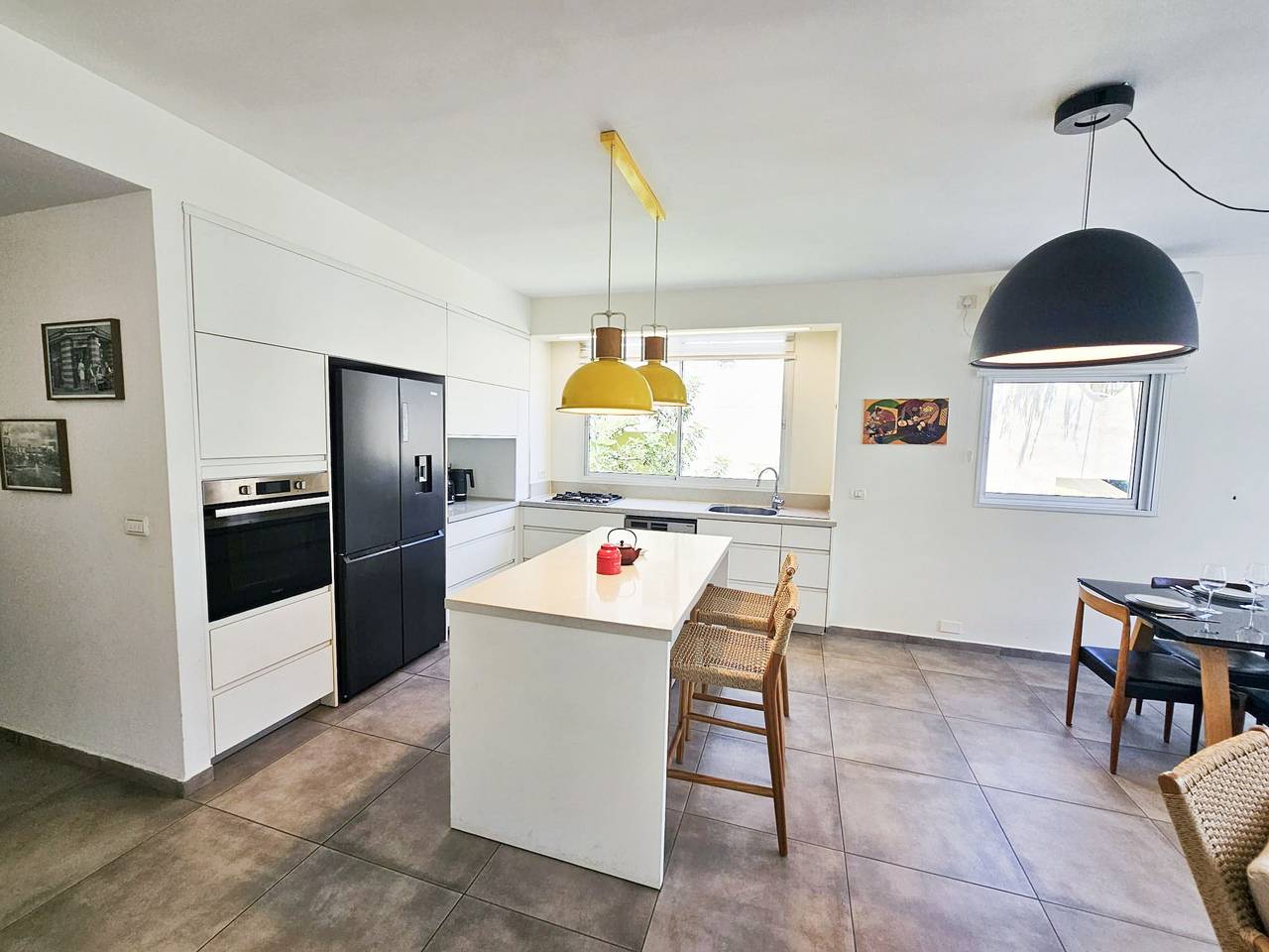 Ganze Wohnung, Spacious Quiet 2Br & Parking City Center by Feelhome in Tel Aviv, Bezirk Tel Aviv