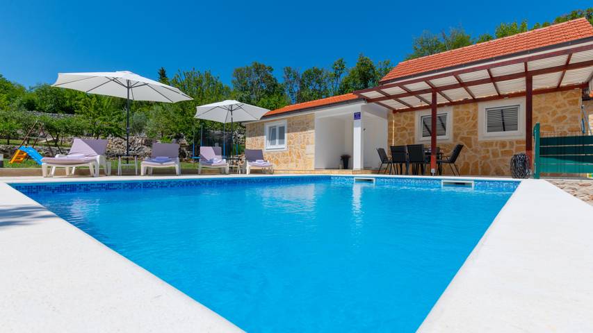 Villa pour 5 personnes, avec terrasse et jardin à Imotski - 2