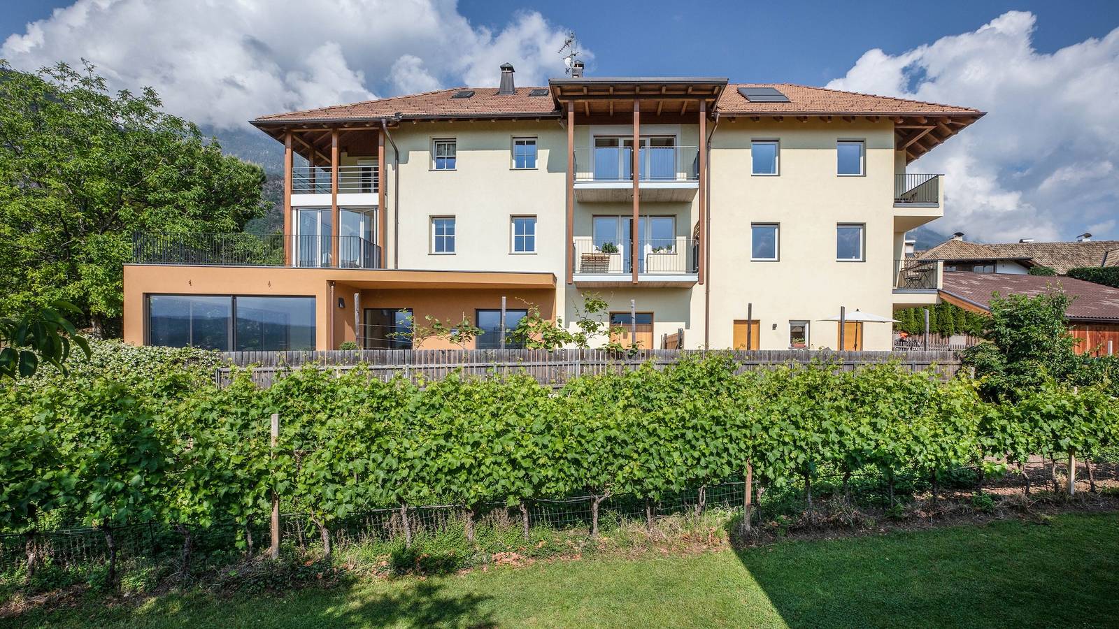 Ganze Wohnung, Ferienwohnung 'Meine Bleibe - Terra' mit Bergblick, Garten & Wlan in St. Michael, Eppan an der Weinstraße