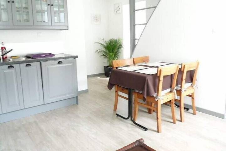 Duplex mit Blick auf den Hafen im Herzen der Stadt. <br> in Saint-Vaast-la-Hougue, Cherbourg und Umgebung